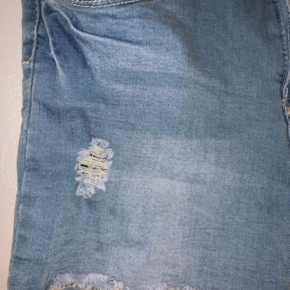 High-Low Jean Shorts!! - Picture 4 of 5